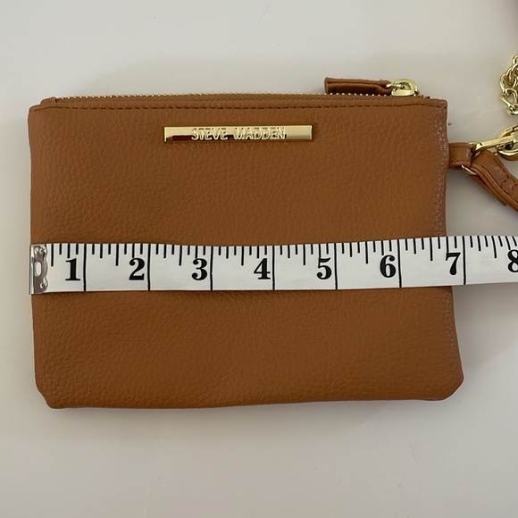 NWOT Steve Madden wristlet with removable strap and change purse with keychain. - Picture 7 of 11